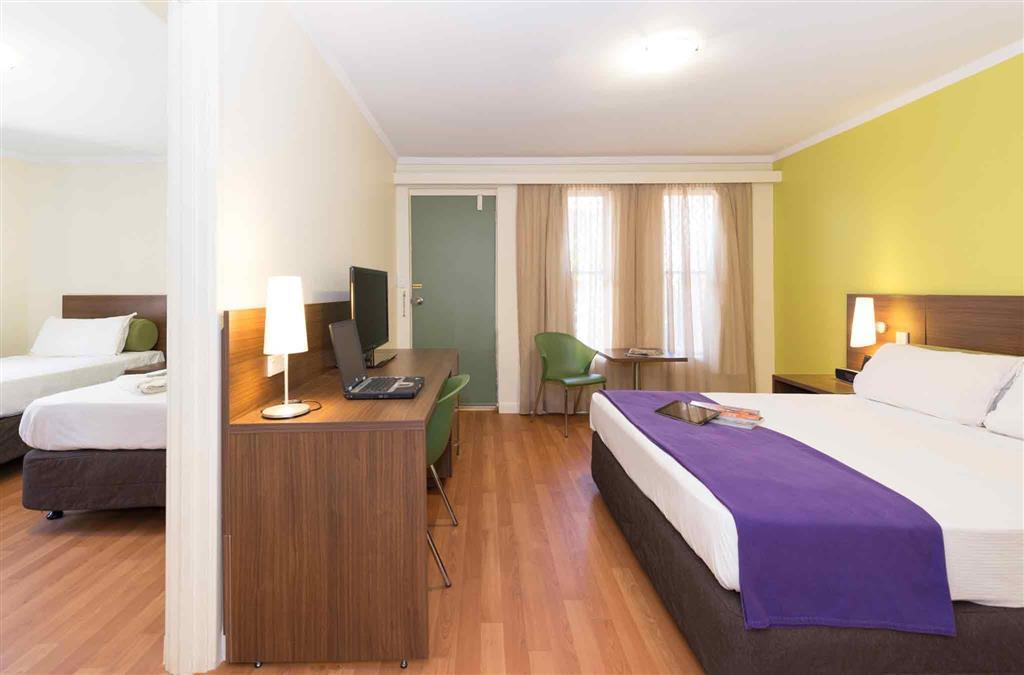 Ibis Styles Karratha Hotel Exterior photo