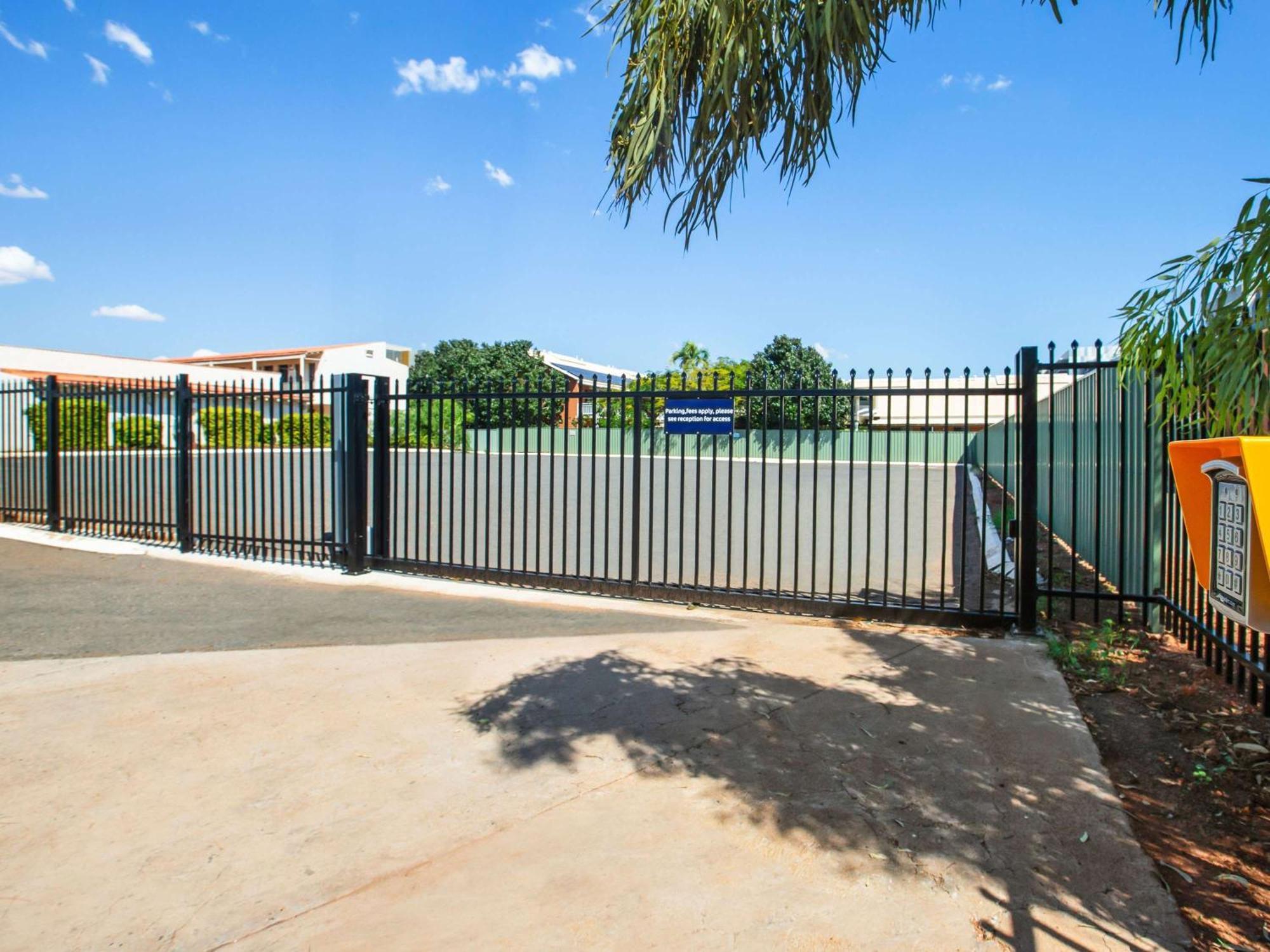Ibis Styles Karratha Hotel Exterior photo
